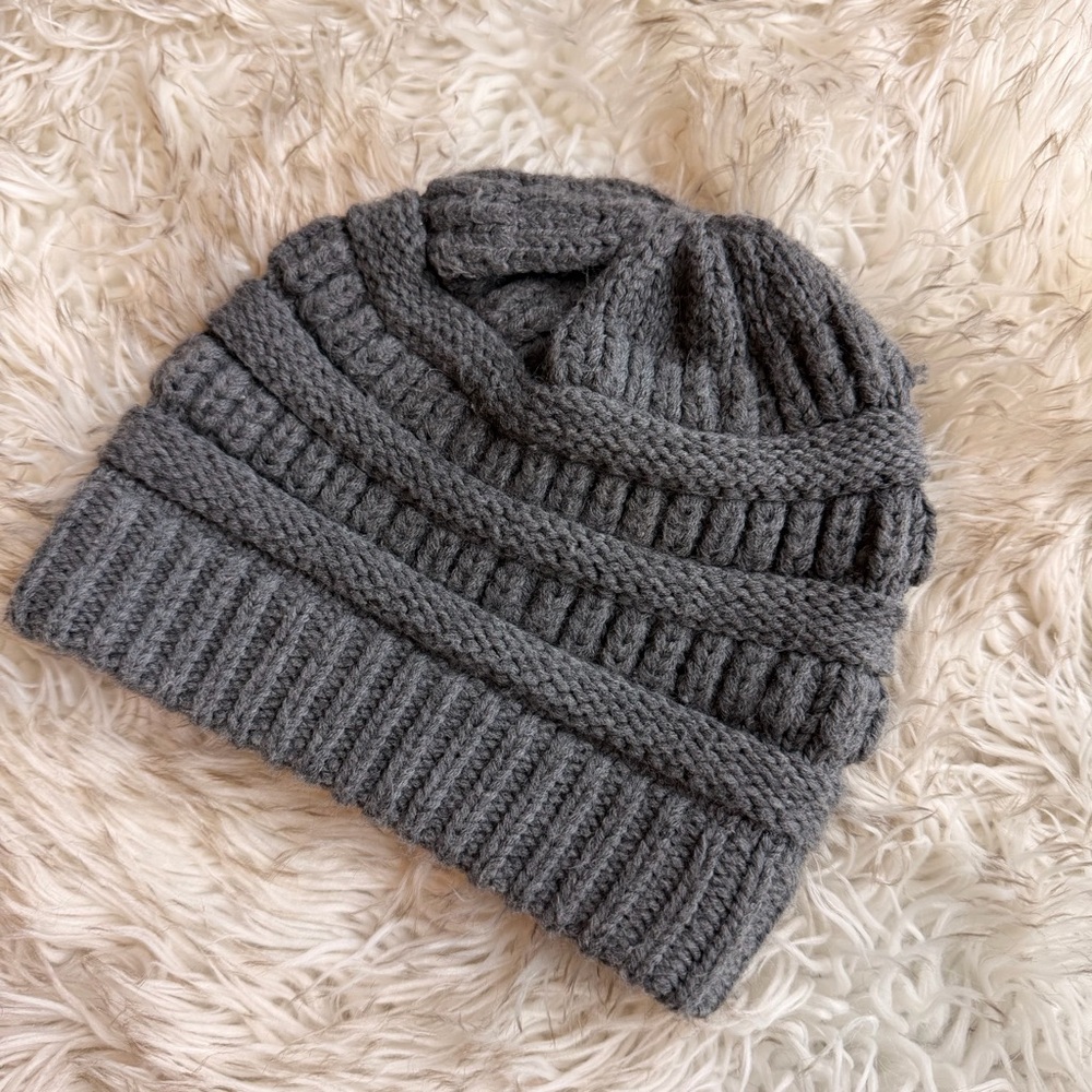 Time and Tru Gray Ribbed Knit Beanie
